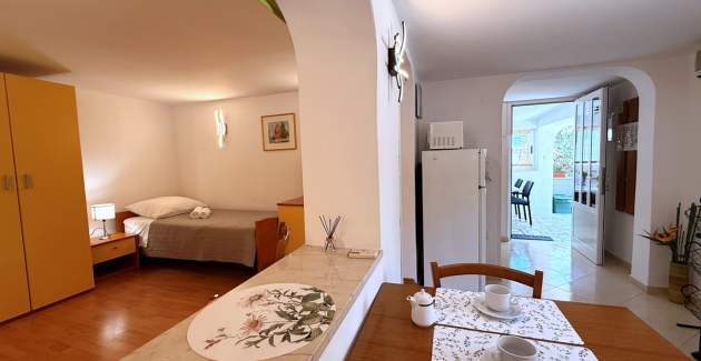 Apartment Beakovic – 40 m from the Sea