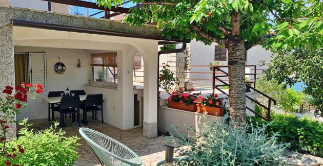 Apartment Beakovic – 40 m from the Sea