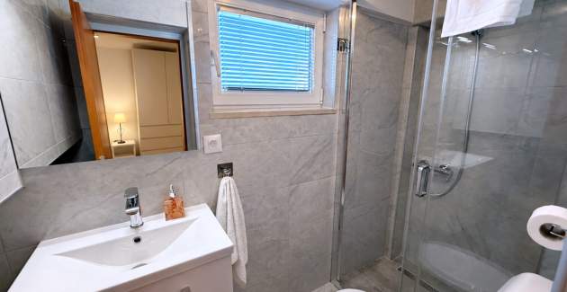 Apartment Beakovic – 40 m from the Sea