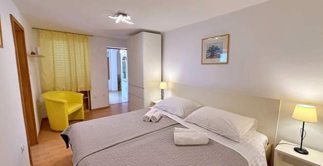 Apartment Beakovic – 40 m from the Sea