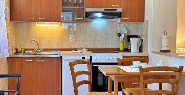 Apartment Beakovic – 40 m from the Sea