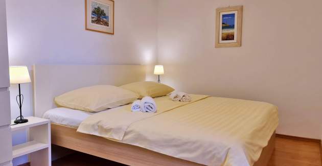 Apartment Beakovic – 40 m from the Sea