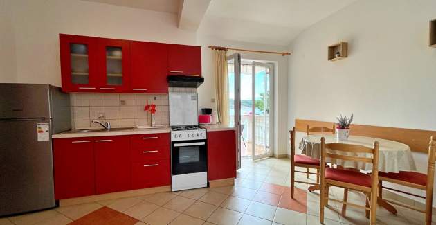 Appartamento Tiha Lili 4 – 10 m dalla spiaggia, vista mare