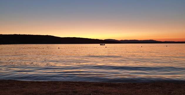 Appartamento Tiha Lili 4 – 10 m dalla spiaggia, vista mare