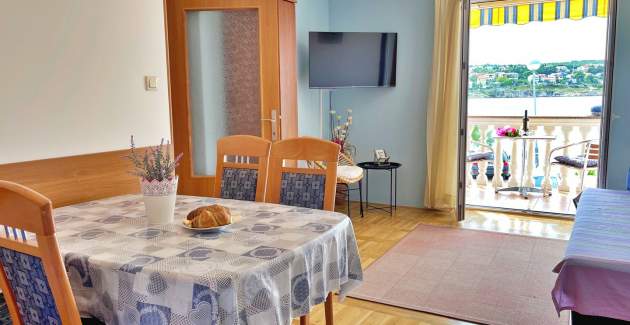 Appartamento Tiha Lili 1 – 10 m dalla spiaggia, vista mare