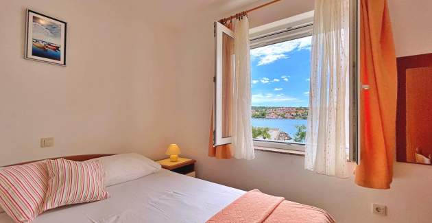 Appartamento Tiha Lili 1 – 10 m dalla spiaggia, vista mare