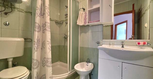 Appartamento Tiha Lili 1 – 10 m dalla spiaggia, vista mare