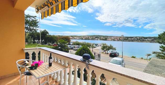 Appartamento Tiha Lili 1 – 10 m dalla spiaggia, vista mare