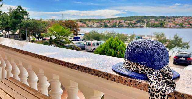 Appartamento Tiha Lili 1 – 10 m dalla spiaggia, vista mare