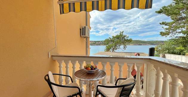 Appartamento Tiha Lili 2 – 10 m dalla spiaggia, vista mare