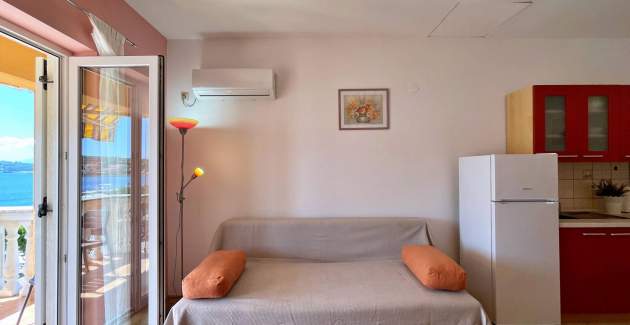 Appartamento Tiha Lili 3 – 10 m dalla spiaggia, vista mare