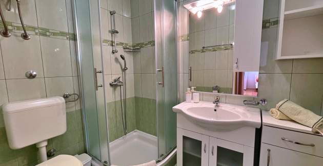 Appartamento Tiha Lili 3 – 10 m dalla spiaggia, vista mare