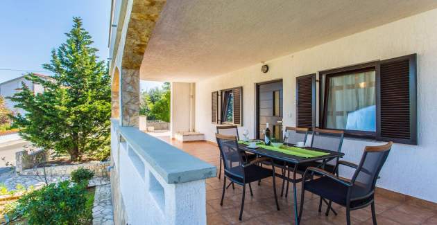 Appartamento Zeljko A4 con piscina e terrazza