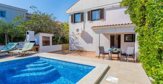 Appartamento Zeljko A4 con piscina e terrazza