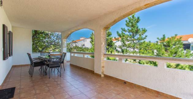 Appartamento Zeljko A4 con piscina e terrazza