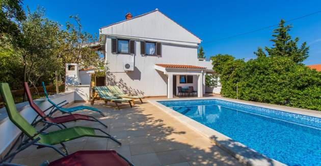 Appartamento Zeljko A4 con piscina e terrazza