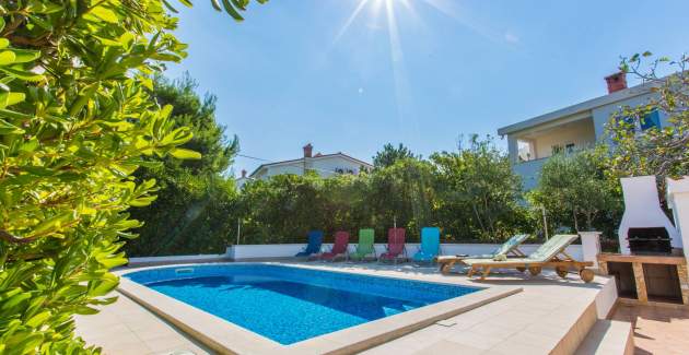 Appartamento Zeljko A4 con piscina e terrazza