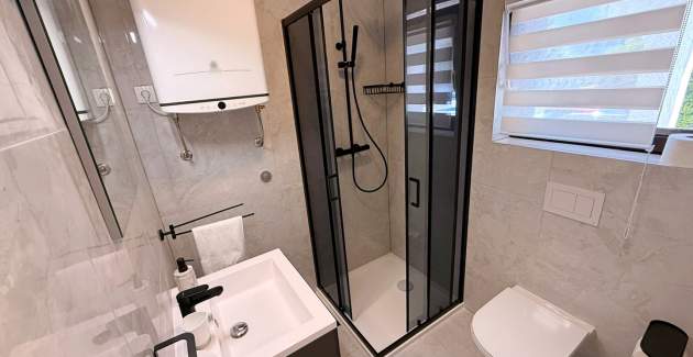 Apartman Željko A2 s bazenom