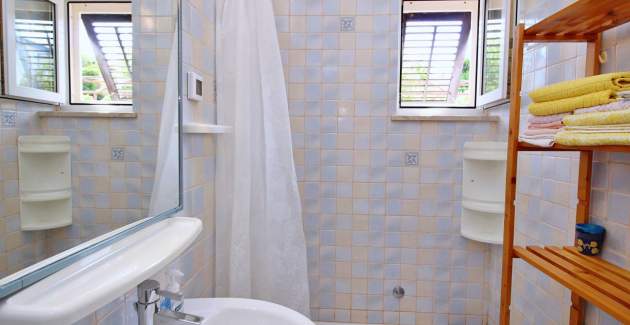 Appartamento Bujas – 160 m dal mare e spiaggia