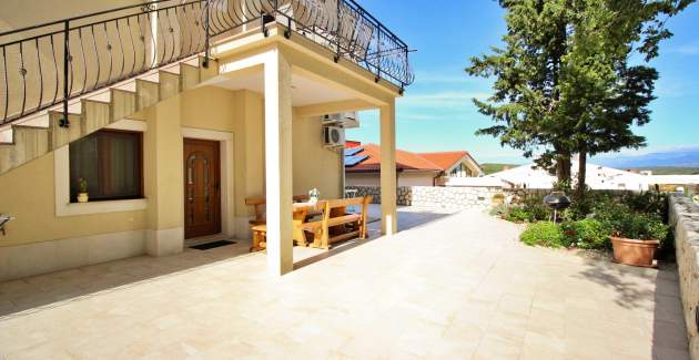 Apartment Ivanka A4 – 180 m from the Sea