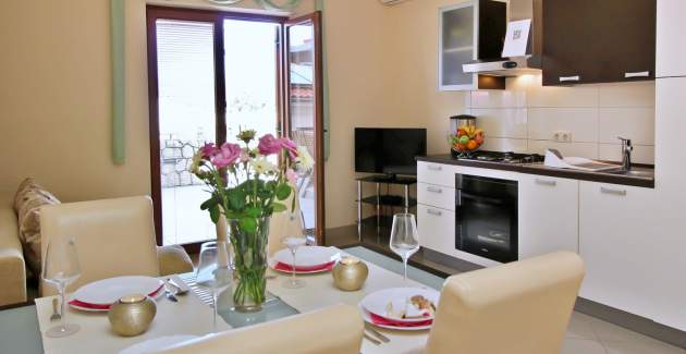 Apartment Ivanka A4 – 180 m from the Sea