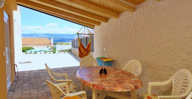 Apartment Ivo 1 – Sea View and Balcony