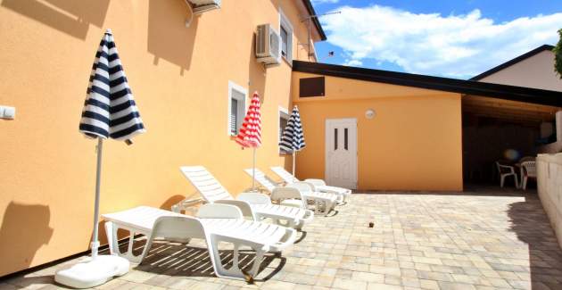 Apartment Ivo 2 – Sea View, Near Beach