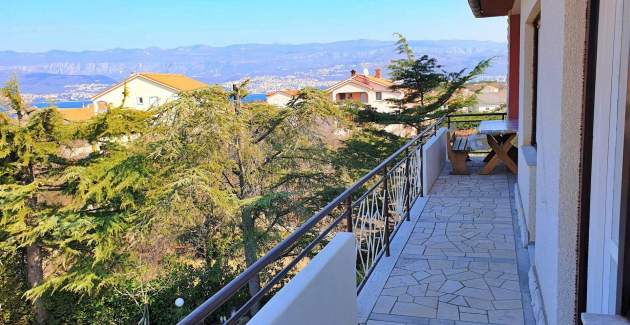 Apartment Jakominic – 400 m from the Sea