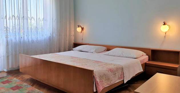 Apartment Jakominic – 400 m from the Sea