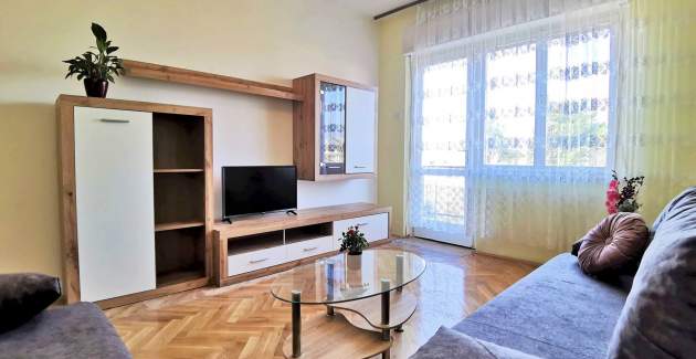Apartment Jakominic – 400 m from the Sea