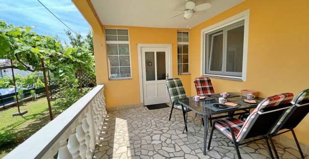 Apartment Mara A4 – Terrace and Garden View