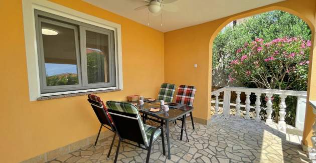 Apartment Mara A4 – Terrace and Garden View