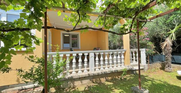 Apartment Mara A4 – Terrace and Garden View