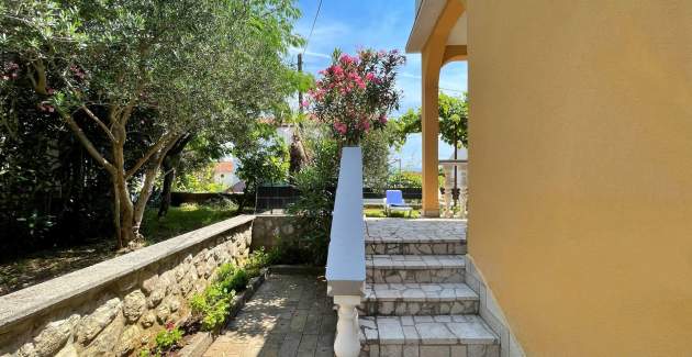 Apartment Mara A4 – Terrace and Garden View