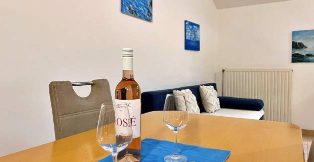 Apartment Neptun 4 – Attic, 20 m from Sea