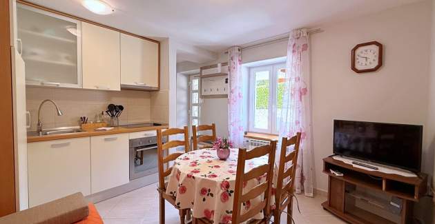 Apartment Nevenka 2 – 70 m from the Sea