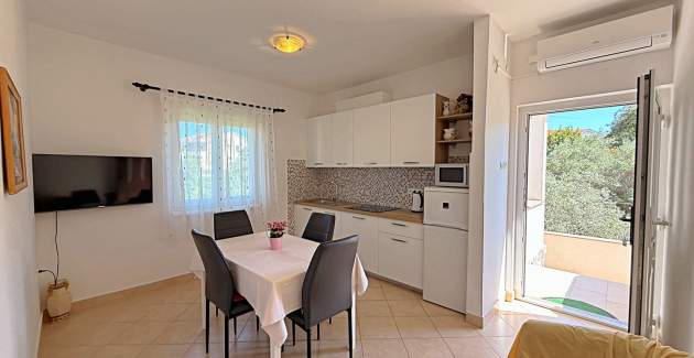 Apartment Nevenka P. – Sea View, 130 m from Sea