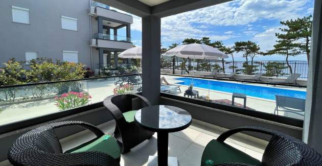 Apartment Punta Silo B1 – Pool and Sea View