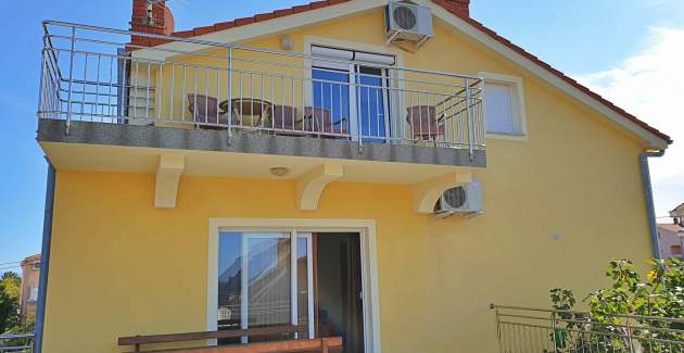 Apartment Rea – 220 m from Sea
