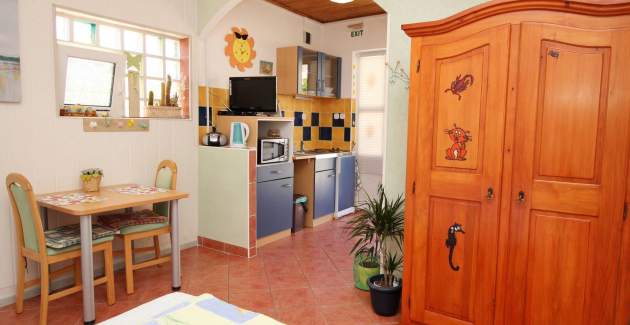 Studio Apartment Renata with Balcony