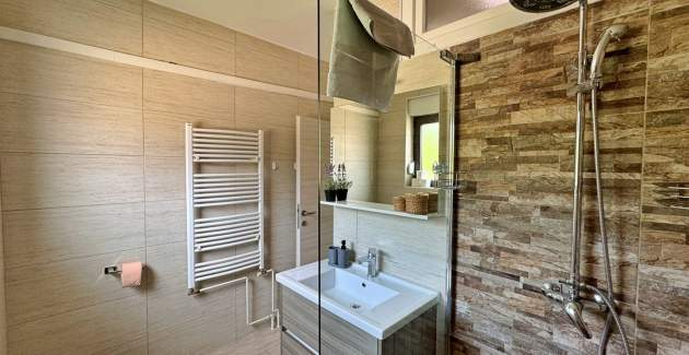 Apartment Rozi – Sea View and Balcony