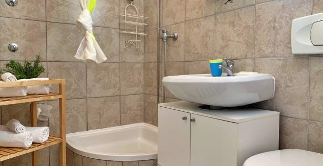 Apartment Savic A2 – 90 m from the Beach