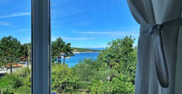 Apartment Savic M – 90 m from the Beach with Sea ​​View