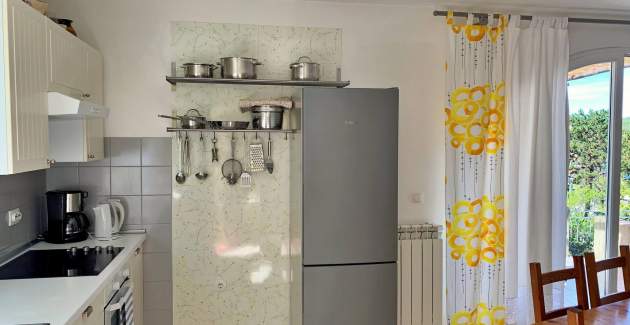 Apartment Savic M – 90 m from the Beach with Sea ​​View