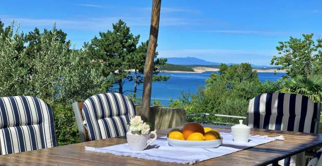 Apartment Savic M – 90 m from the Beach with Sea ​​View