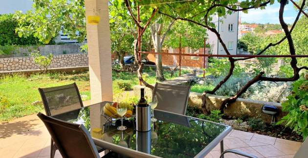 Apartment Viola – Terrace and Garden View