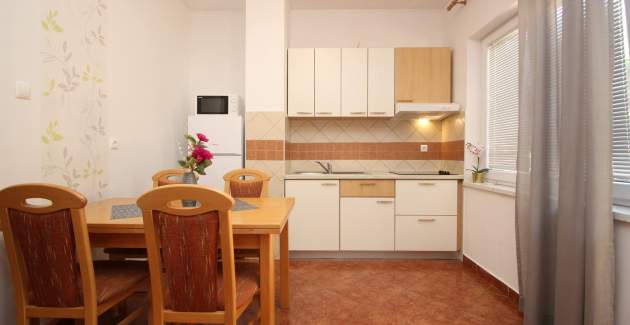 Apartman Brnic AQ P – s natkrivenom Terasom, 90 m od Plaže