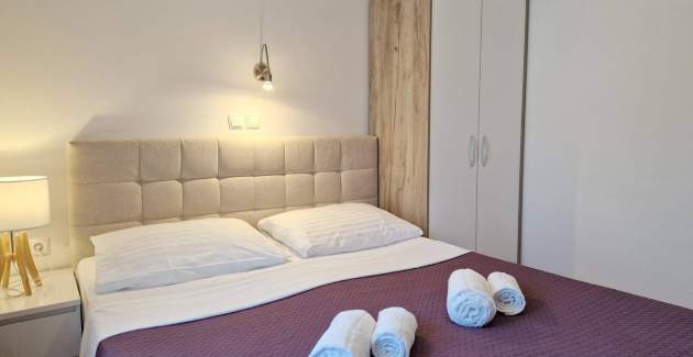 Apartment Brnic AQ 1 - with Balcony, 90 m from the Beach