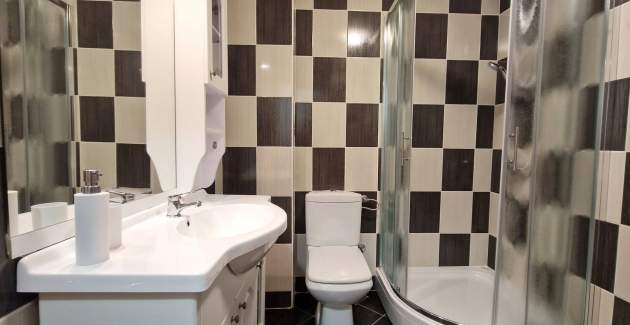 Apartment Brnic AQ 1 - with Balcony, 90 m from the Beach