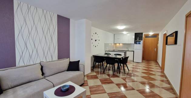 Apartment Brnic AQ 1 - with Balcony, 90 m from the Beach